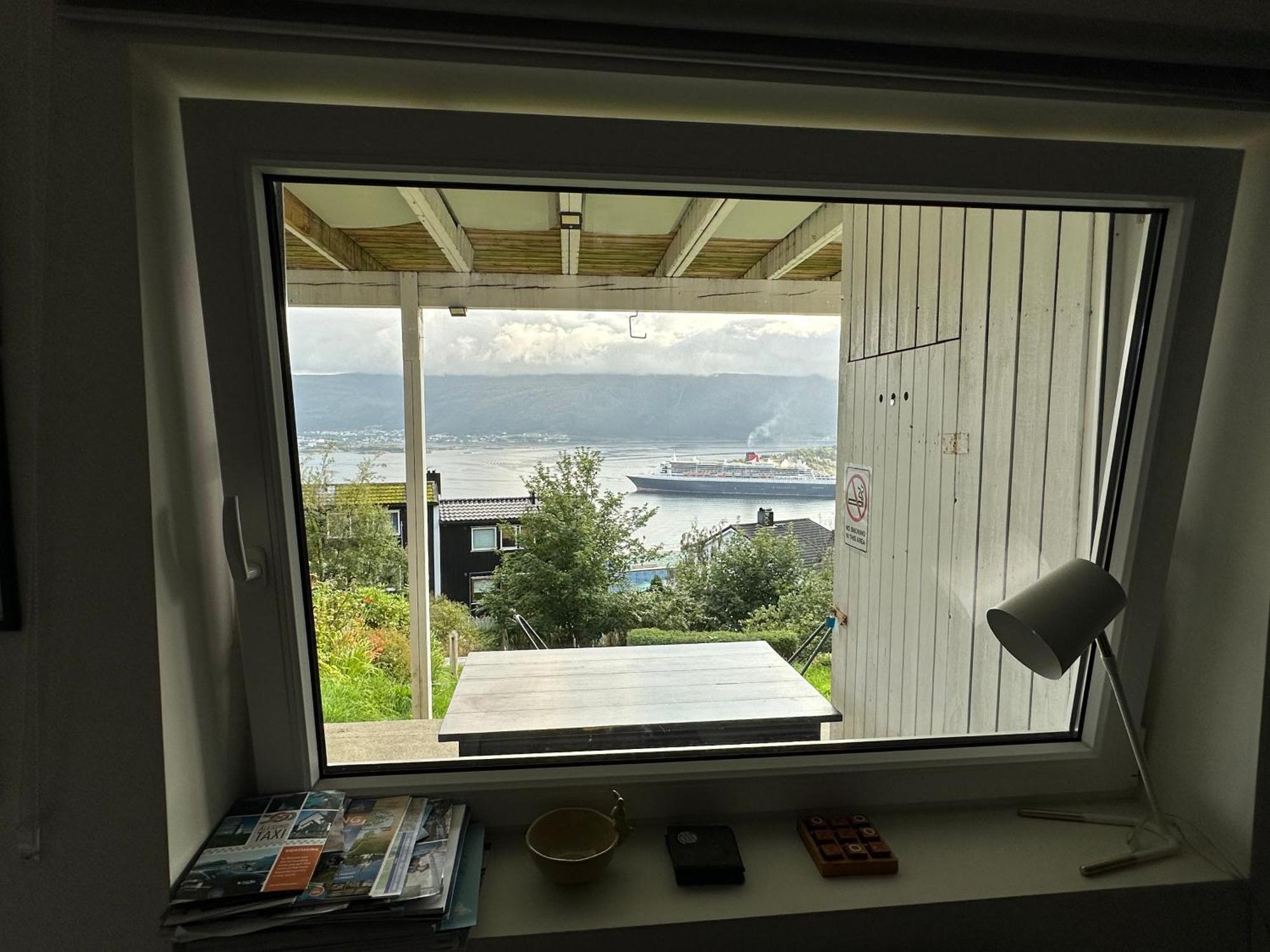 Great Place With View To The Mountains And Fjord Ålesund Exterior foto